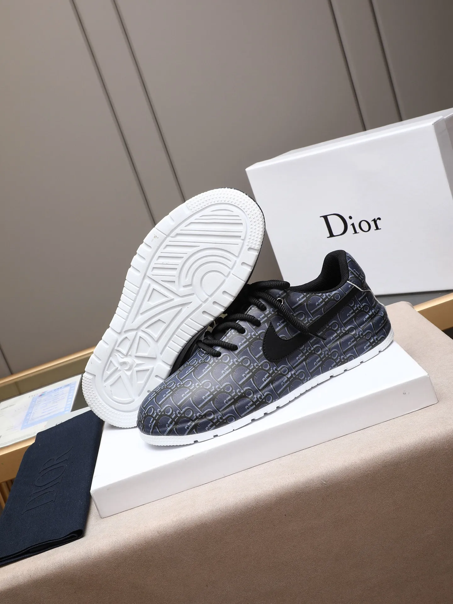🔥🔥🔥Men's shoes💰560 [Leather bag sole craftsmanship] Dior European station men's shoes new internet celebrity 🔥🔥🔥 popular dad genuine leather bag sole inner layer high men's shoes, made of first-layer cowhide ➕Imported custom materials popular breathable, comfortable and soft leather sports shoes, breathable mesh lining, leather insole, size 38-44 (45 46 custom-made)